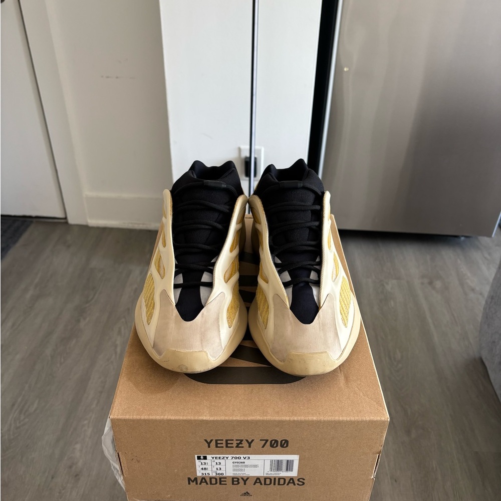 Yeezy 700 v3 Safflower